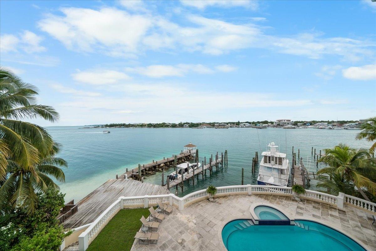 PORT MANOR PENTHOUSE