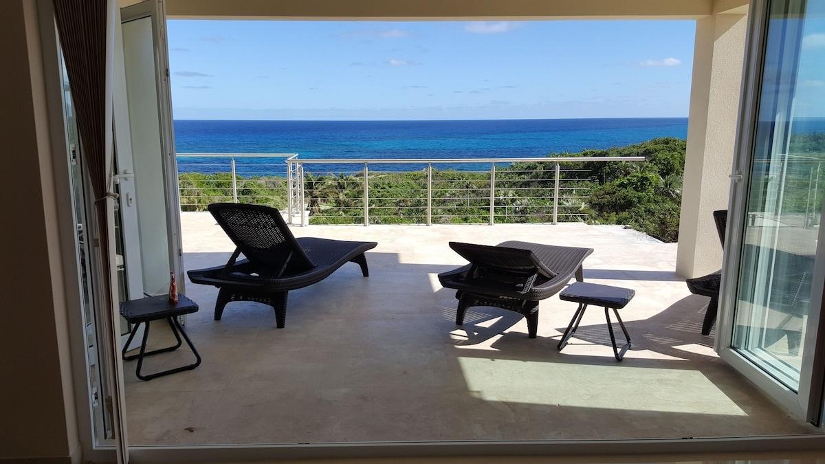 5 BEDROOM 4.5 BATH HOUSE