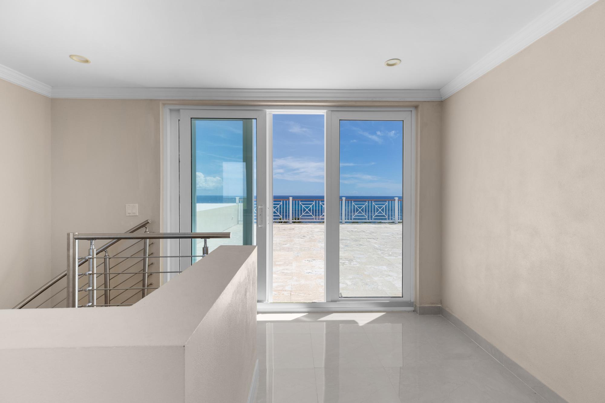 5 BEDROOM 4.5 BATH HOUSE