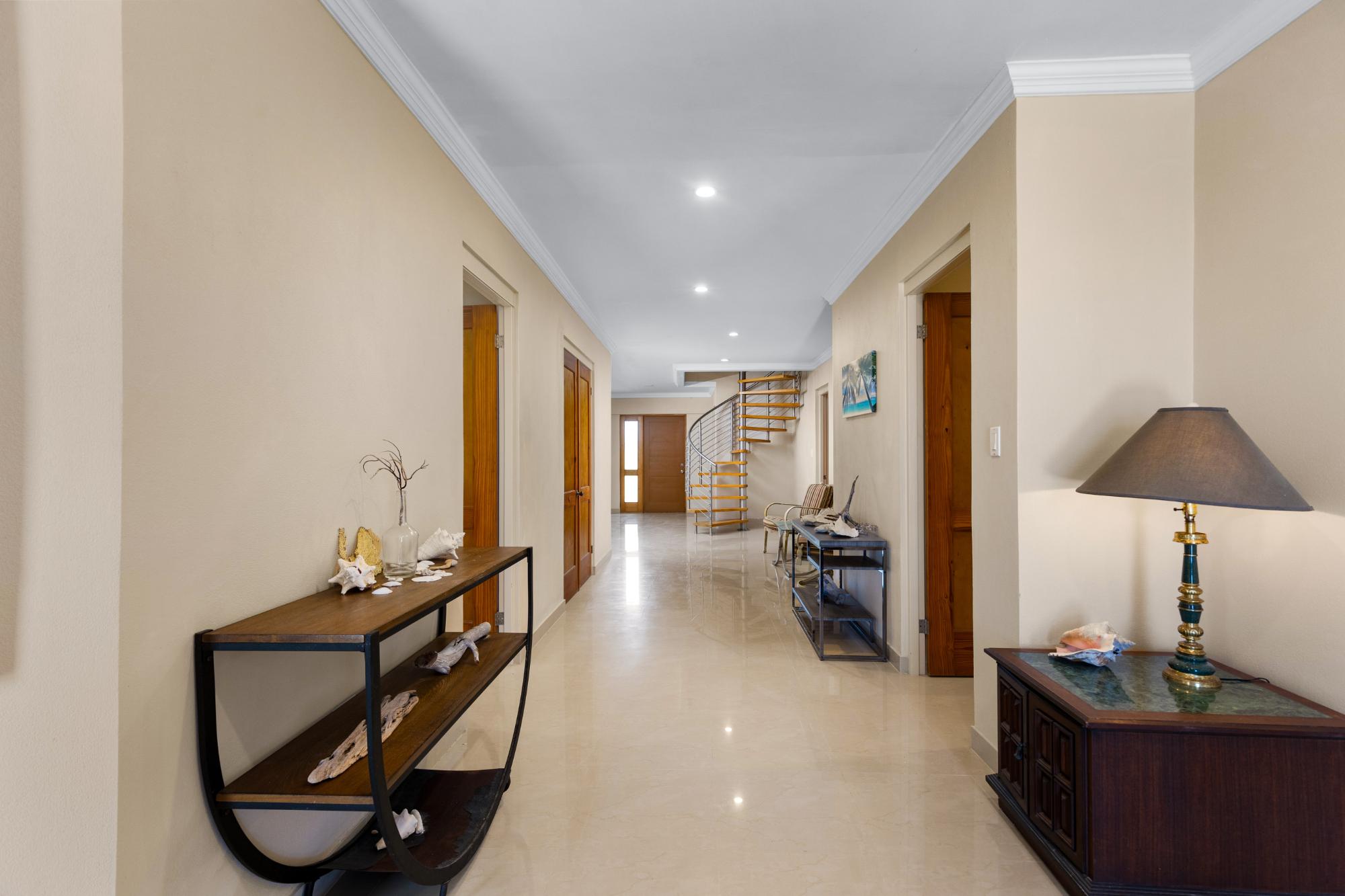 5 BEDROOM 4.5 BATH HOUSE