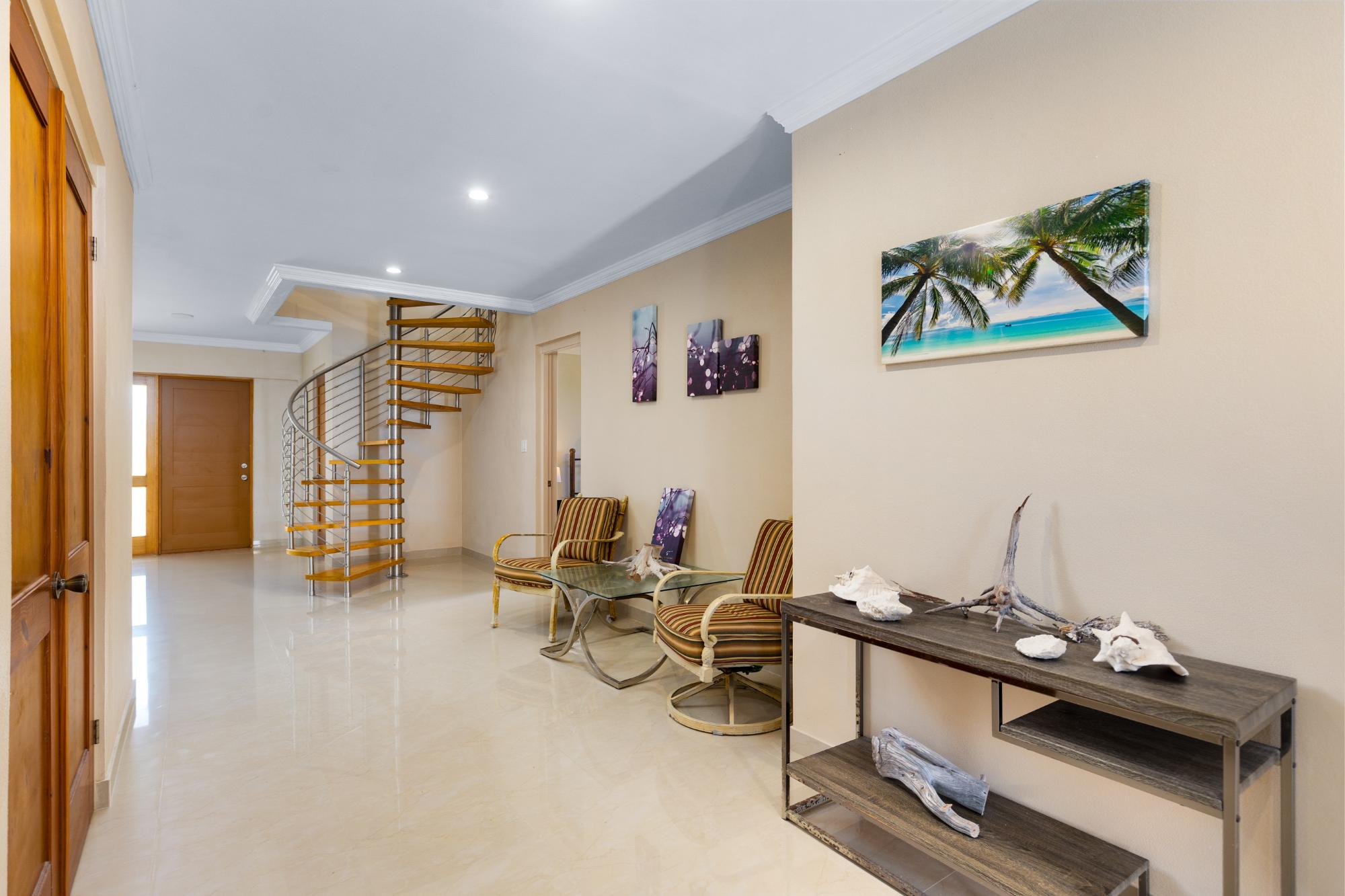 5 BEDROOM 4.5 BATH HOUSE