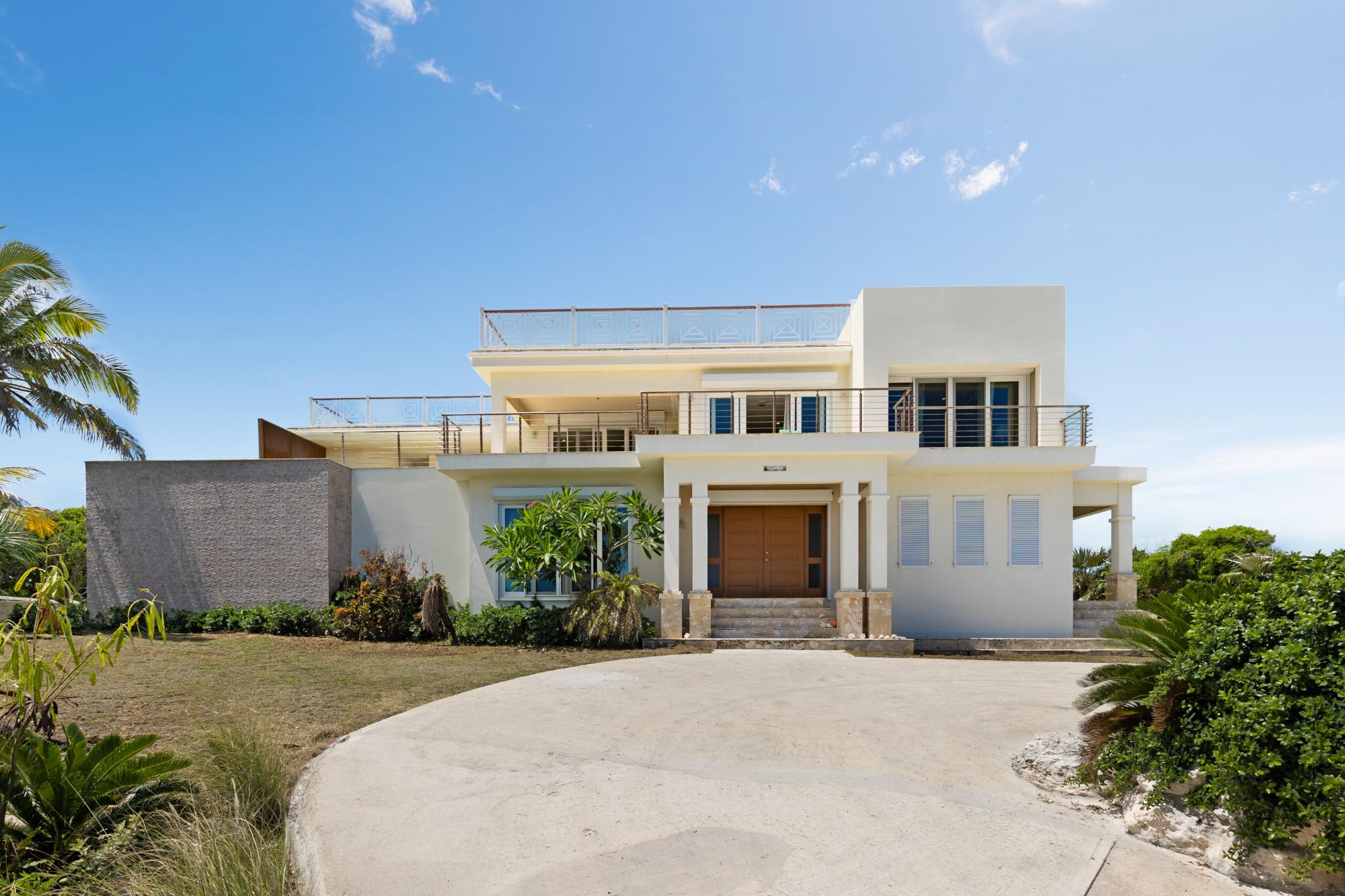 5 BEDROOM 4.5 BATH HOUSE