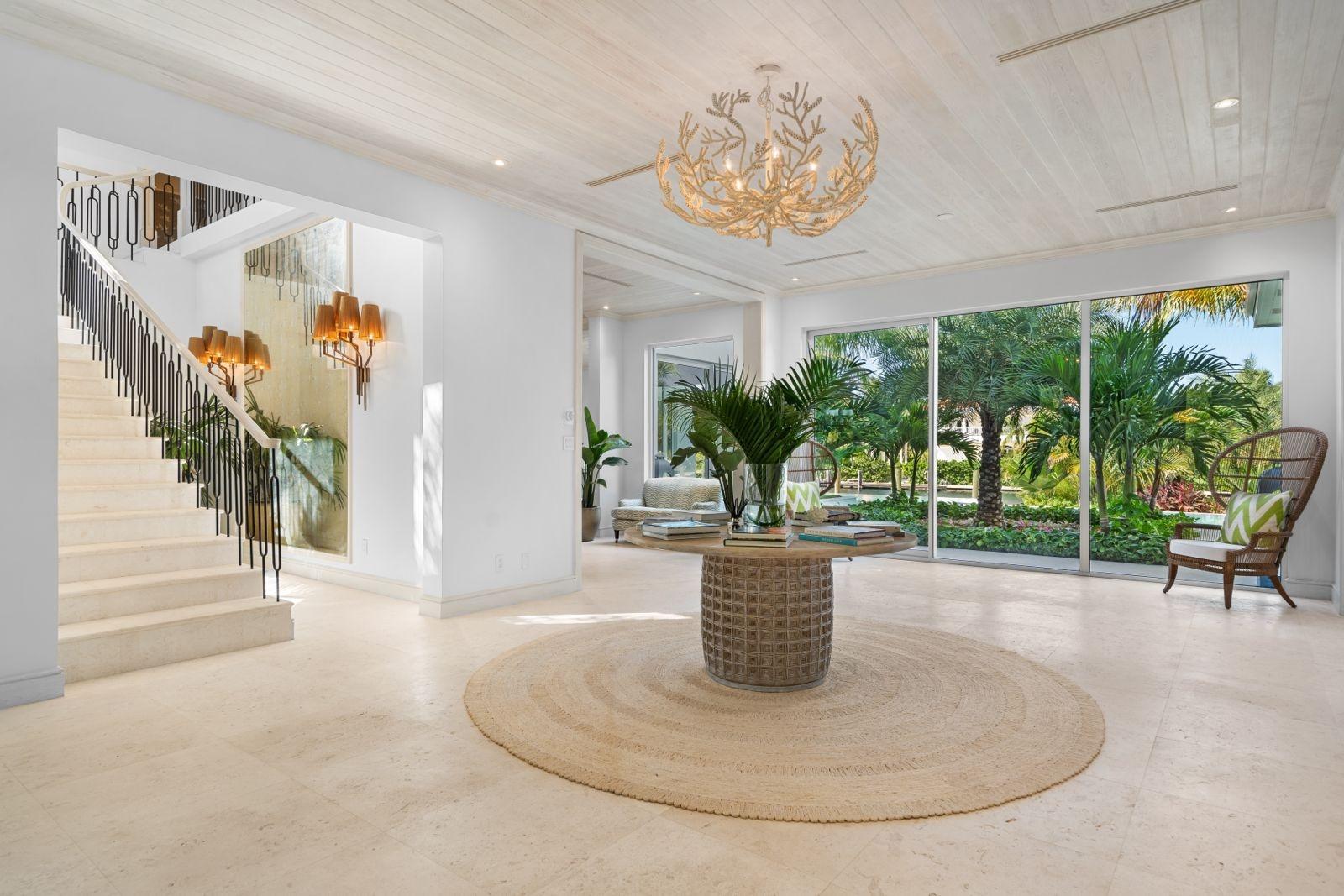 MANSION IN LYFORD CAY