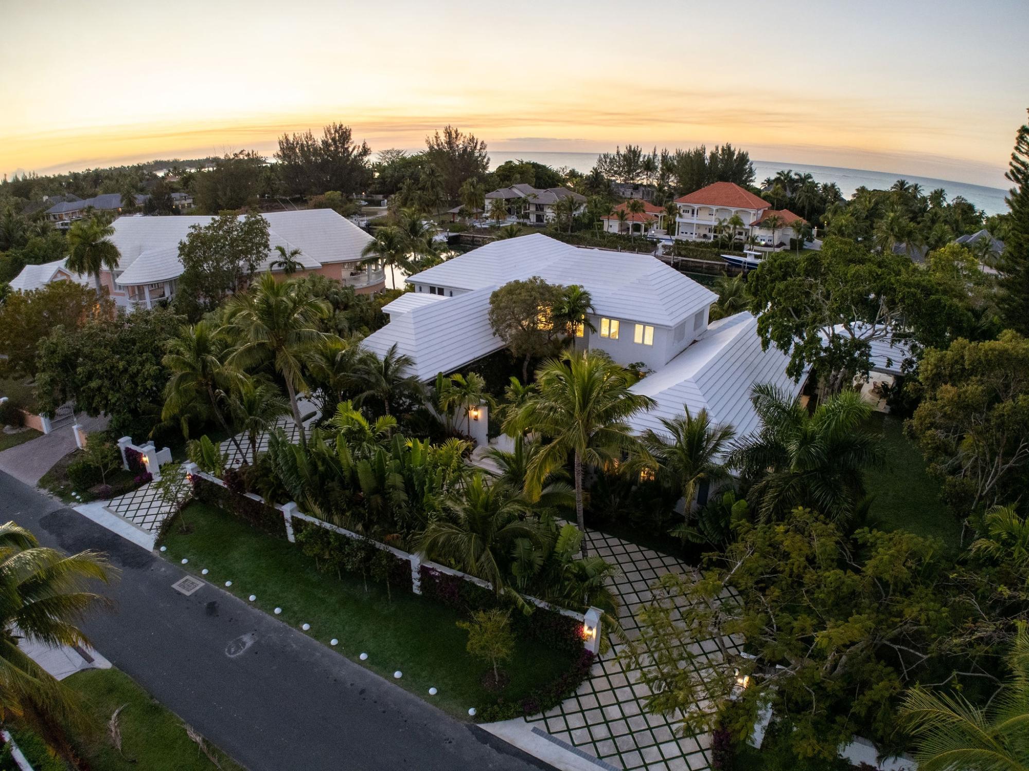 MANSION IN LYFORD CAY