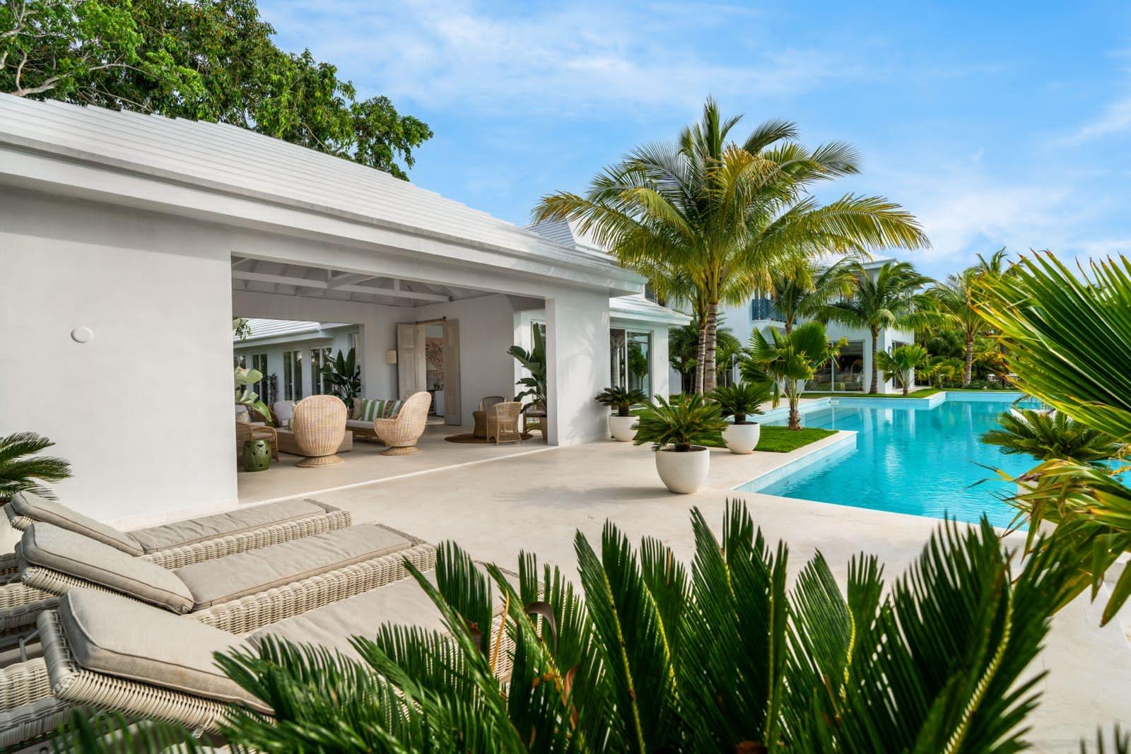 MANSION IN LYFORD CAY