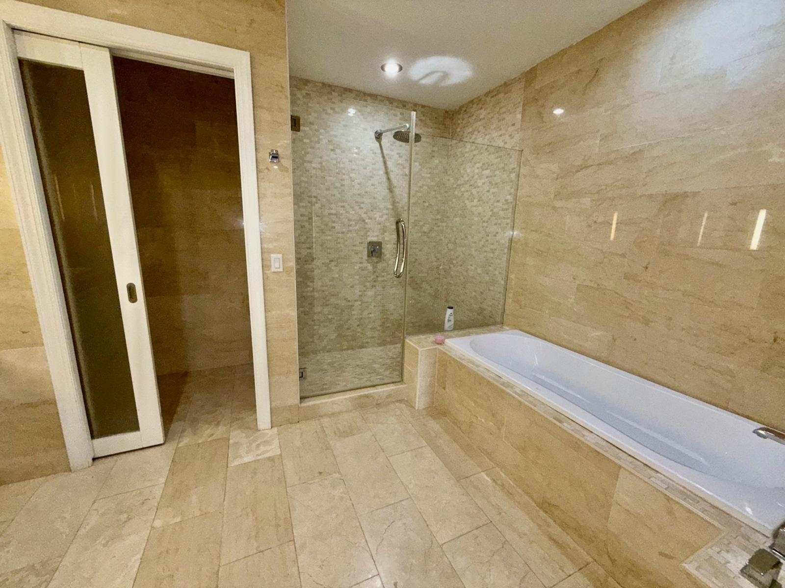 UNIT 202 SUFFOLK COURT, B