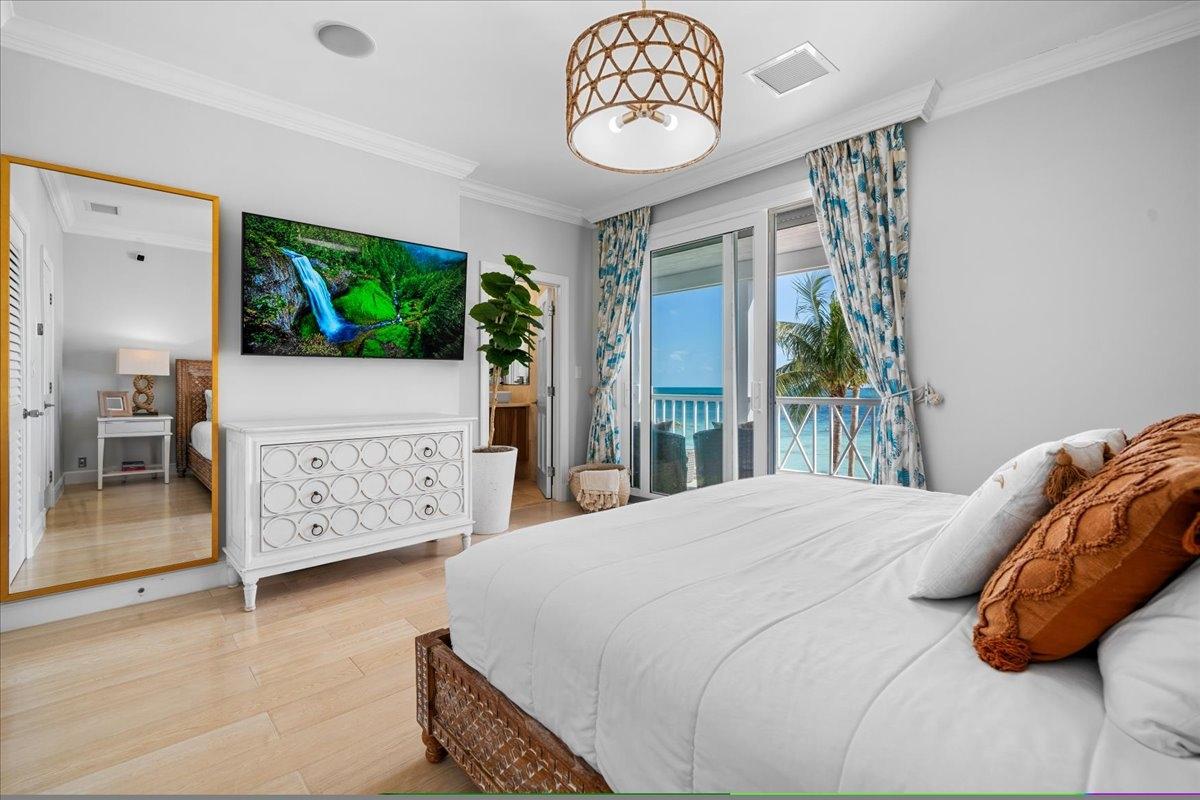 BEACHFROPNT TOWNHOME