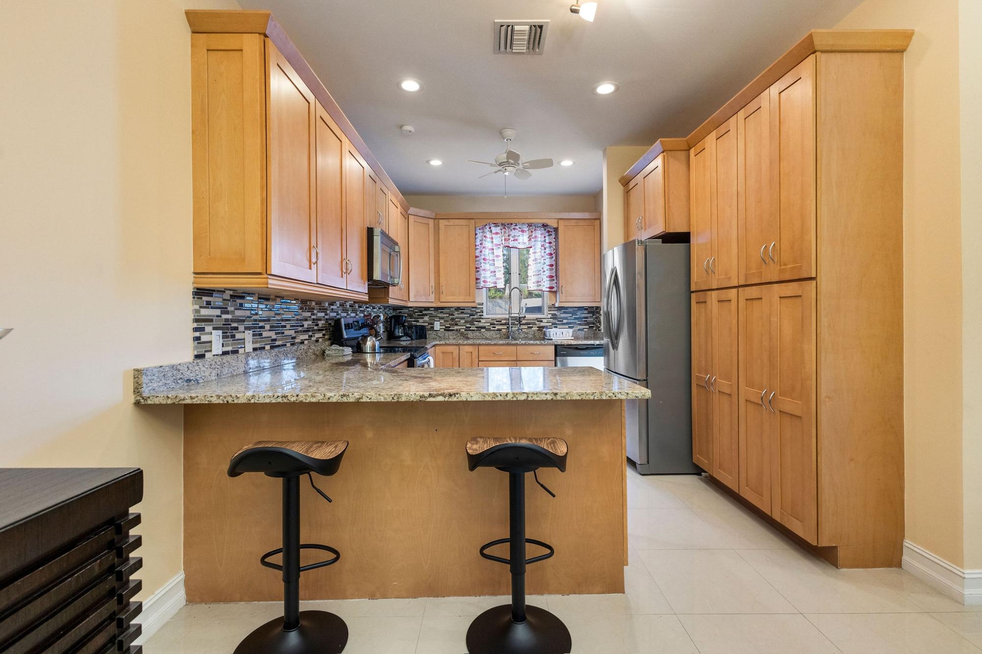 4 DUNMORE CT  SOUTH OCEAN