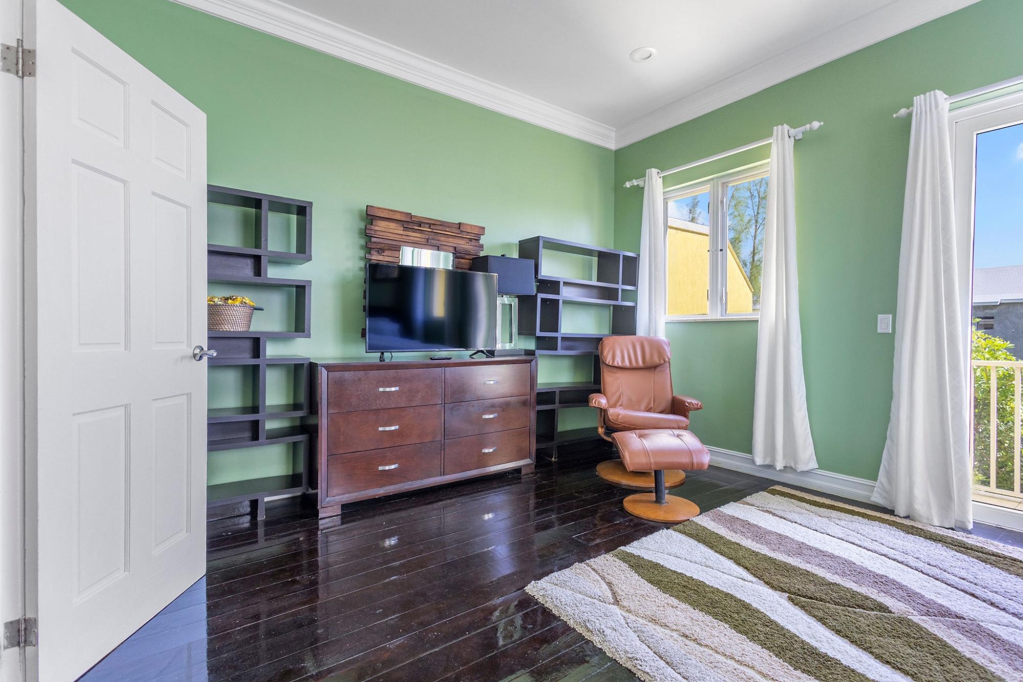 4 DUNMORE CT  SOUTH OCEAN