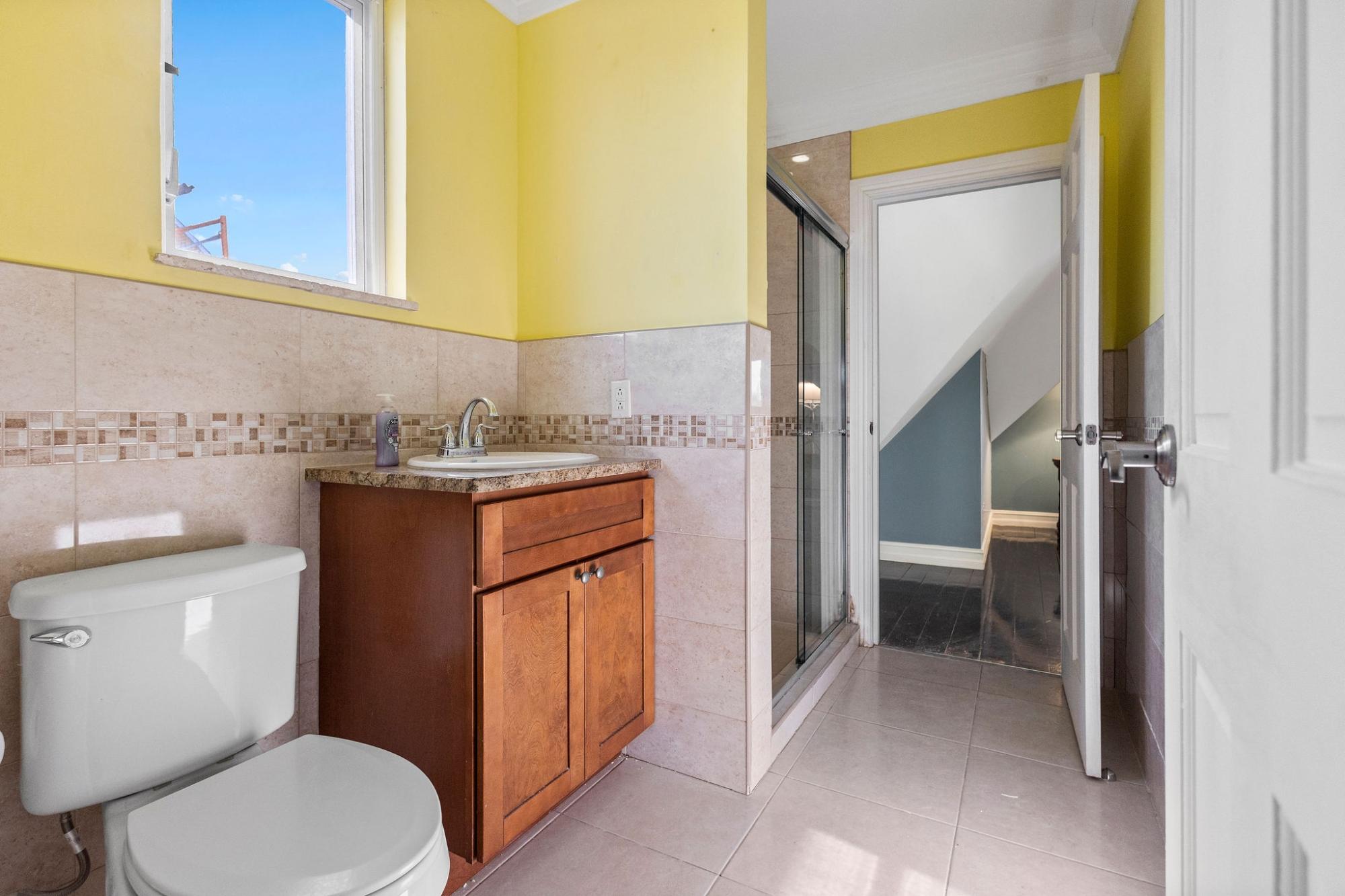 4 DUNMORE CT  SOUTH OCEAN