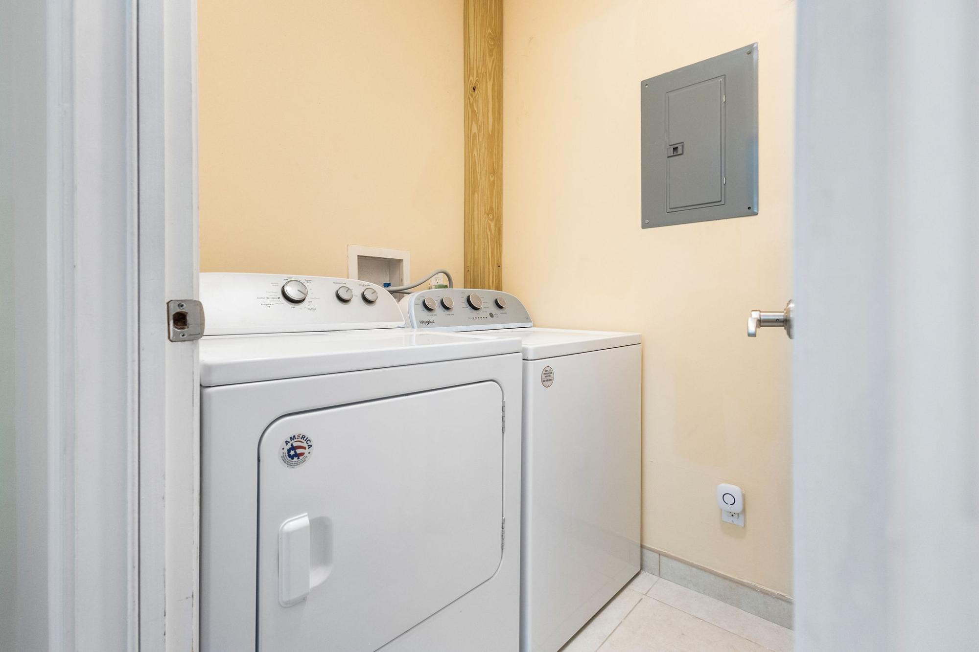 4 DUNMORE CT  SOUTH OCEAN