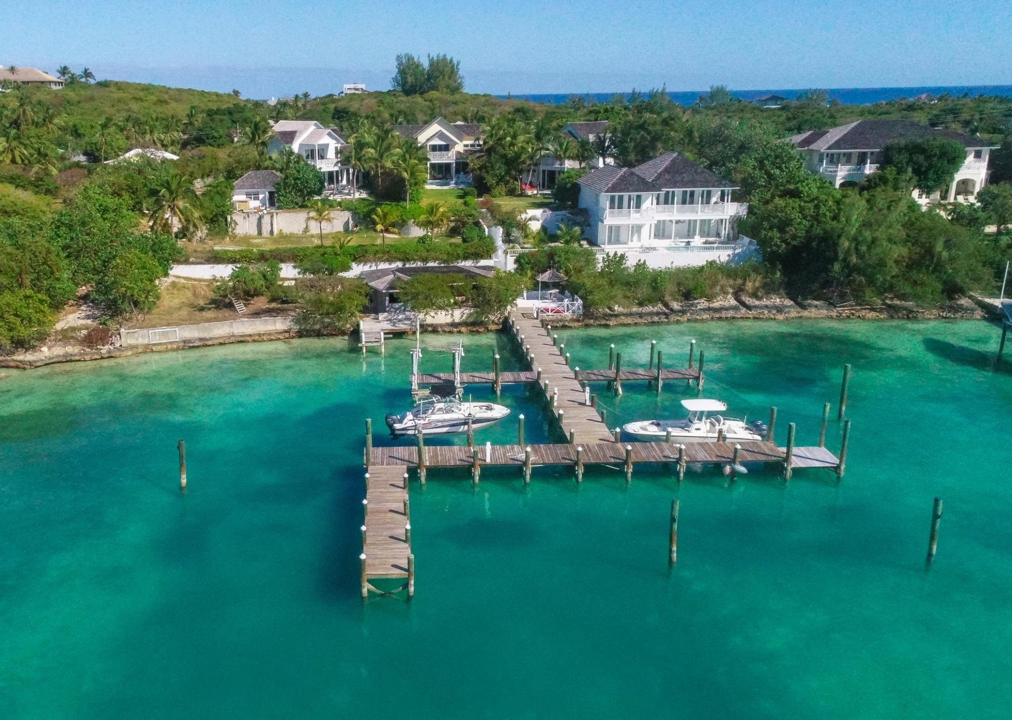 WATERFRONT HOME W/DOCKS