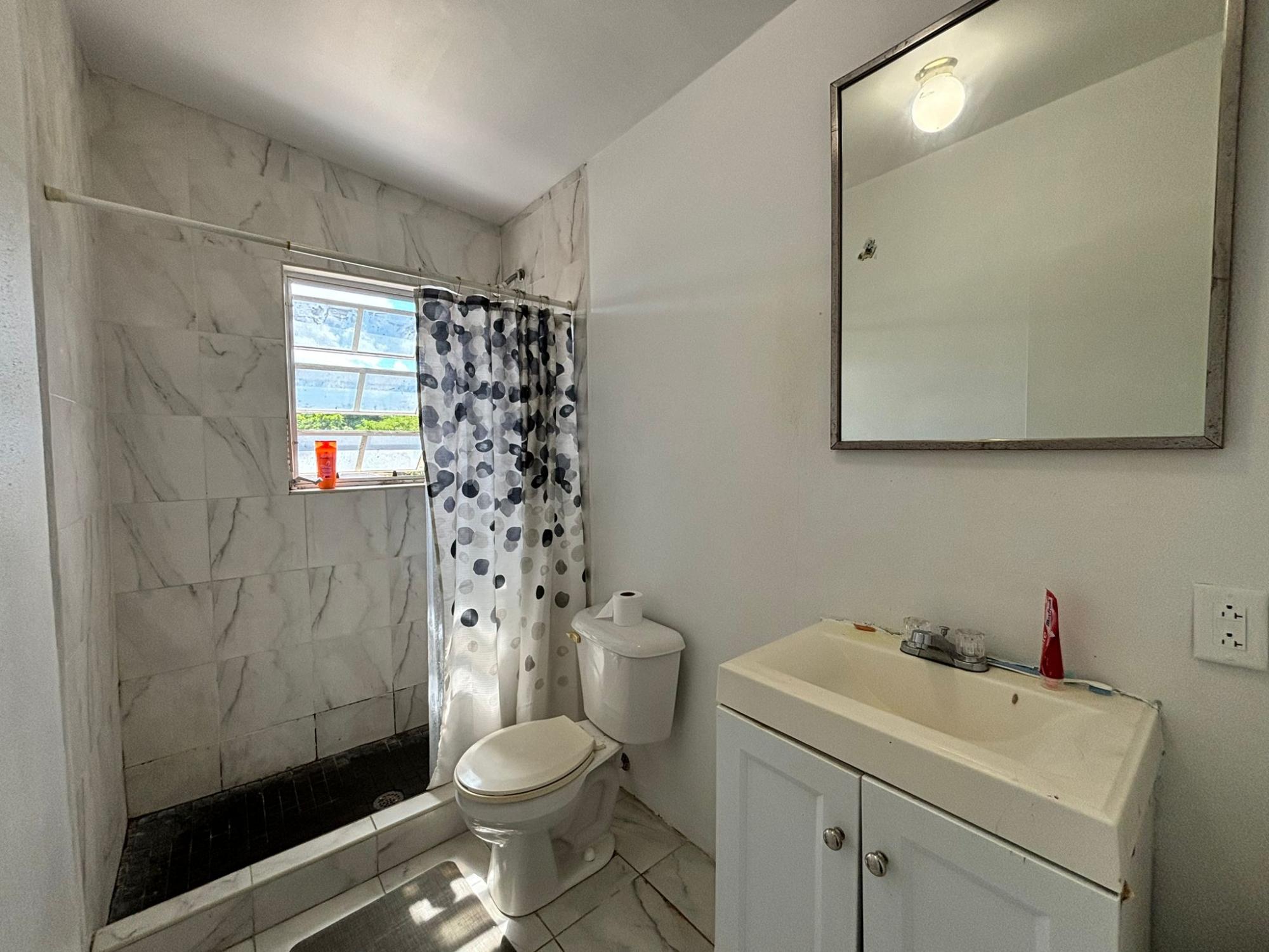 KIM’S CRESCENT, BAILLOU H