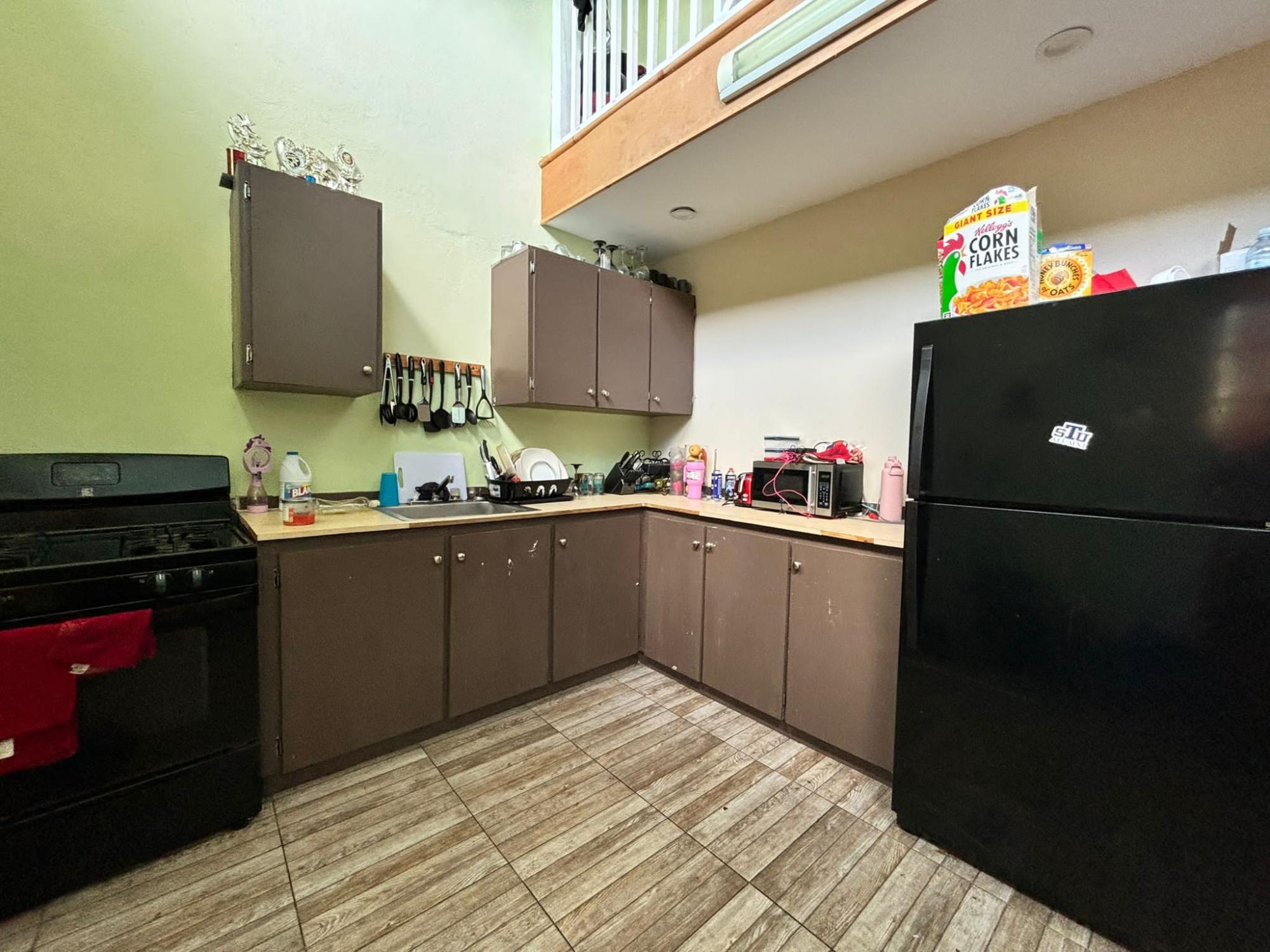 KIM’S CRESCENT, BAILLOU H