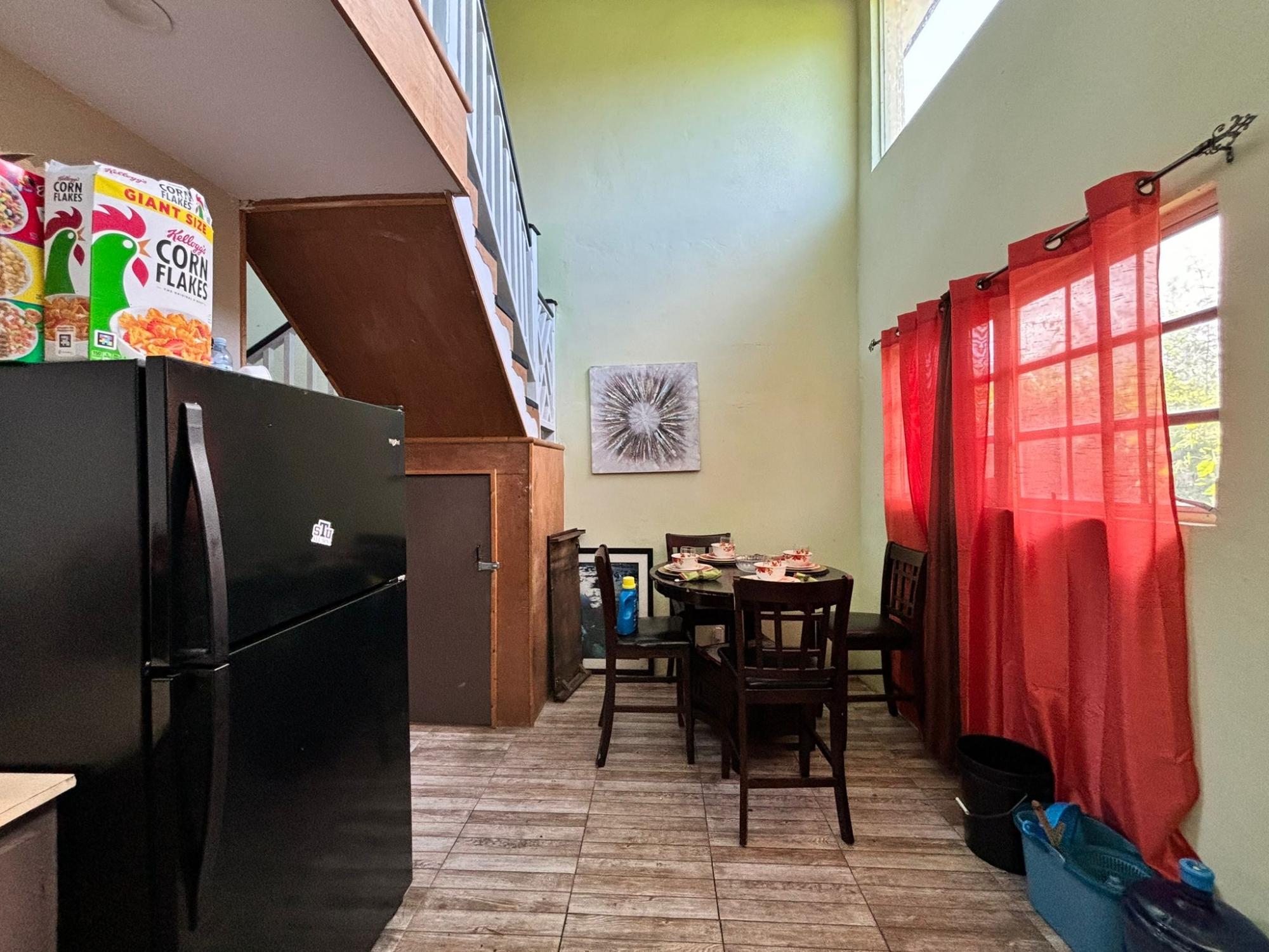 KIM’S CRESCENT, BAILLOU H