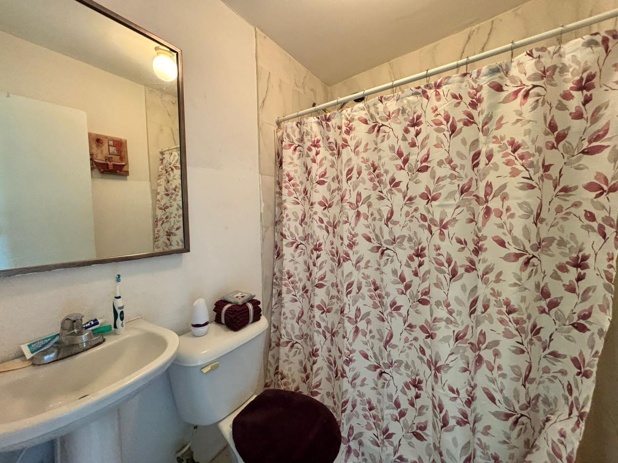 KIM’S CRESCENT, BAILLOU H