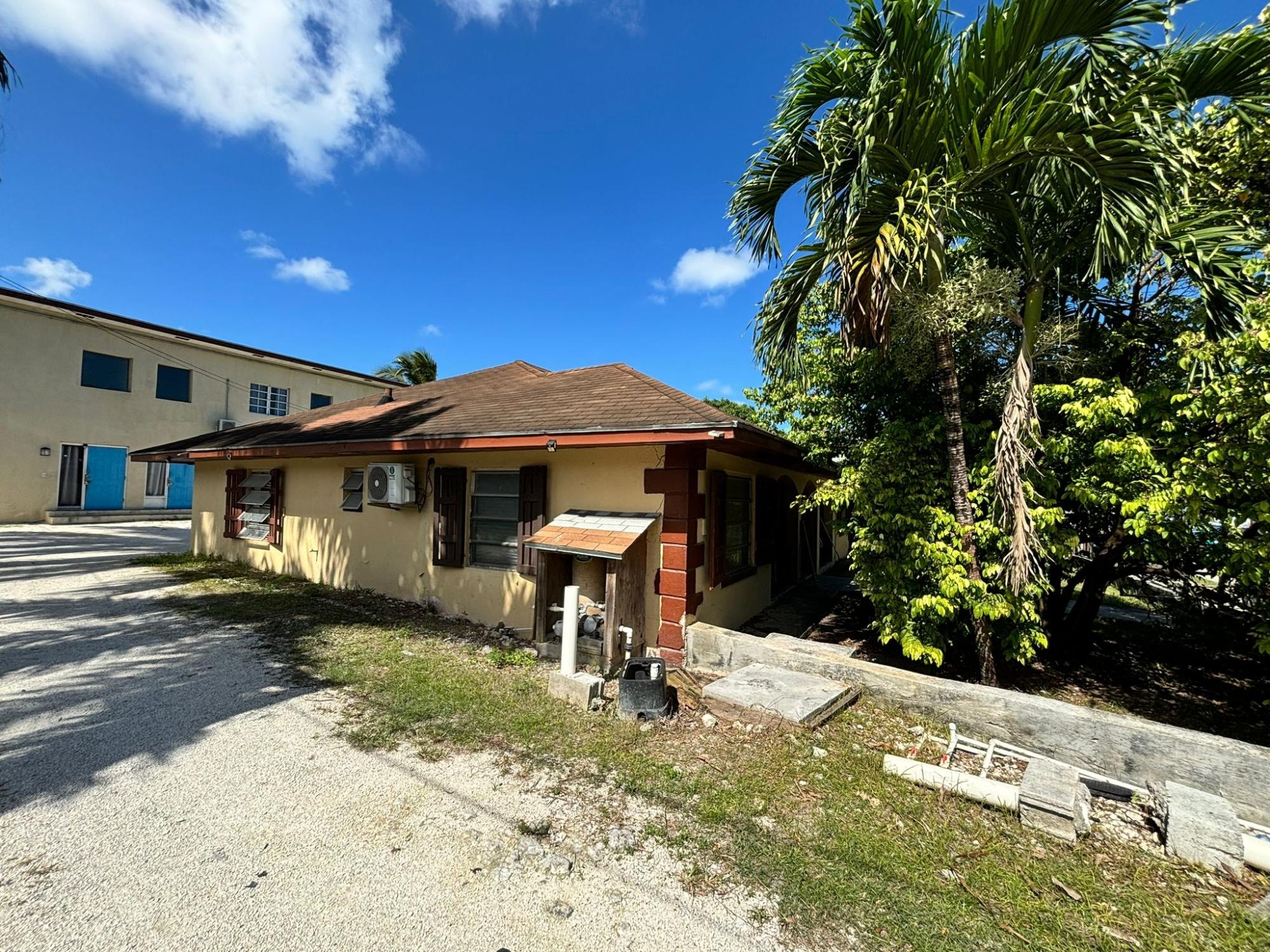 KIM’S CRESCENT, BAILLOU H
