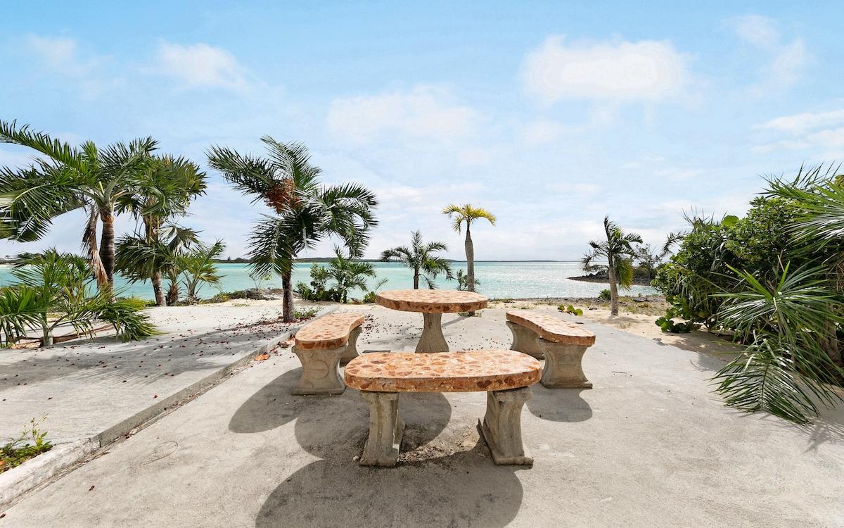 FOUNTAIN BAY RESORT