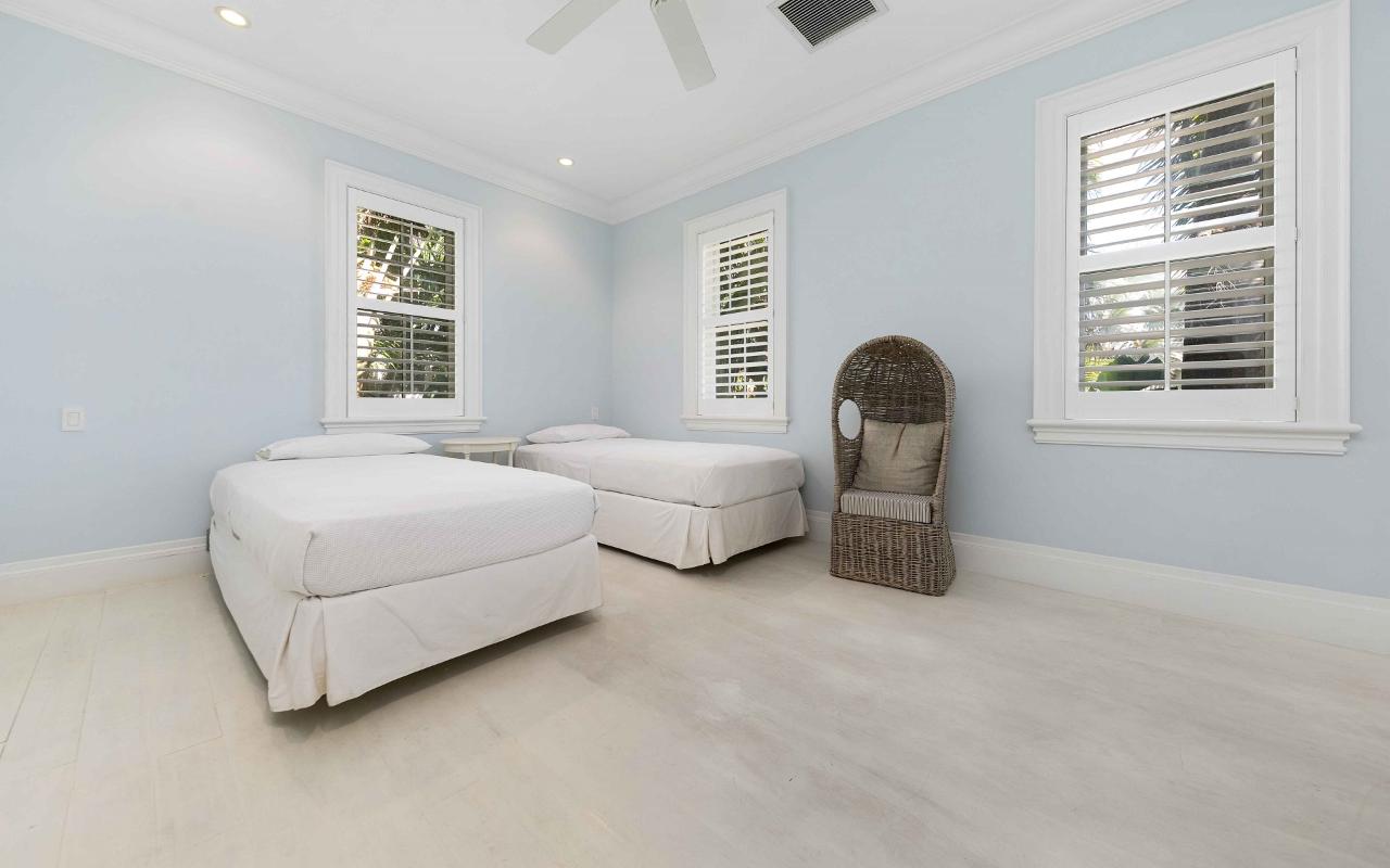 9 CHARLESTON LANE RENTAL