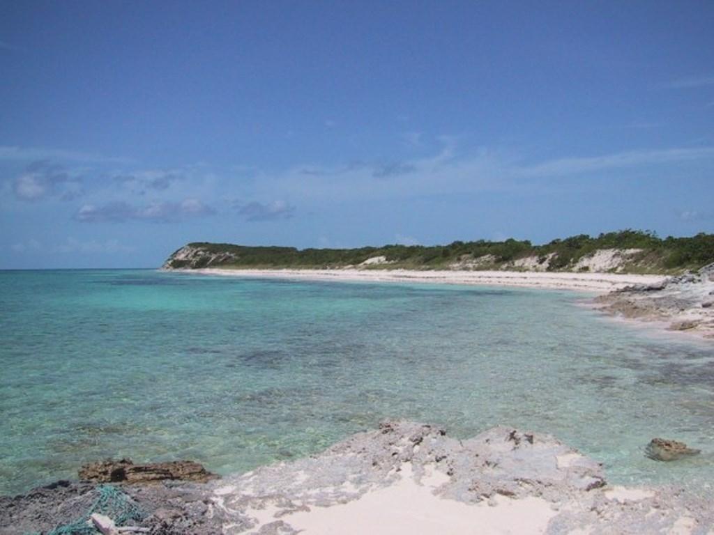 BEACHFRONT LOT, RUM CAY