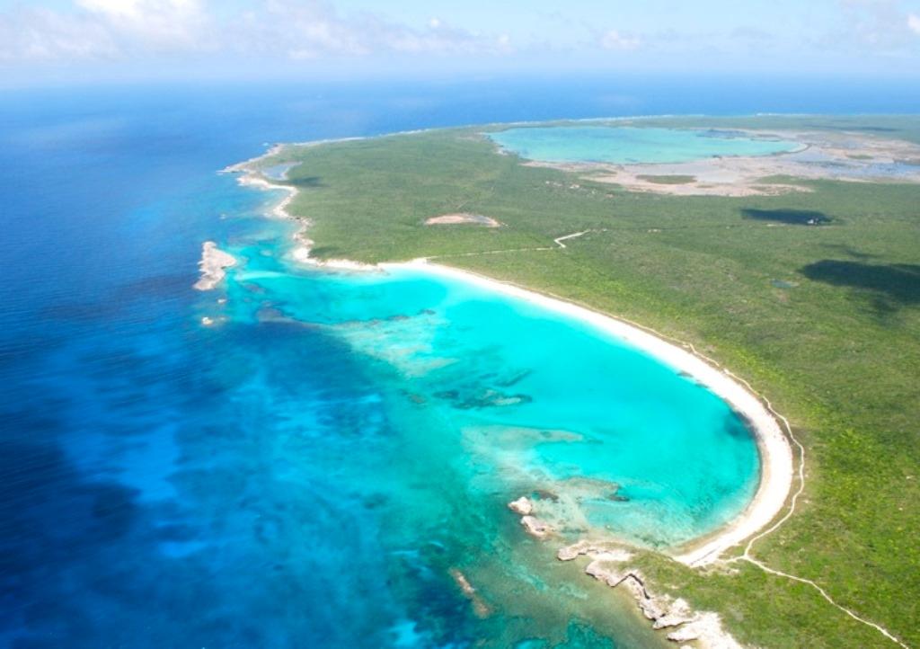 BEACHFRONT LOT, RUM CAY