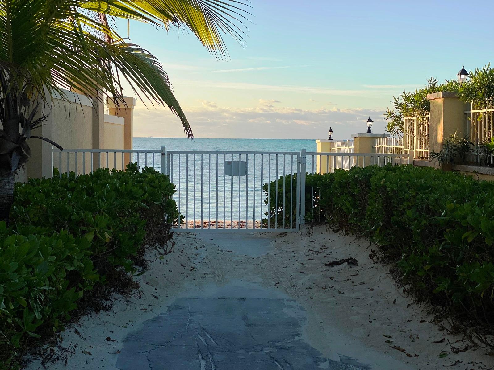 HOME IN FORTUNE CAY