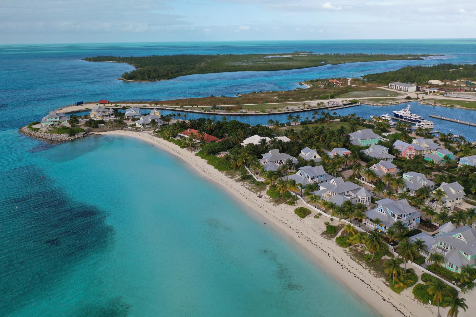 CHUB CAY RESORT & MARINA