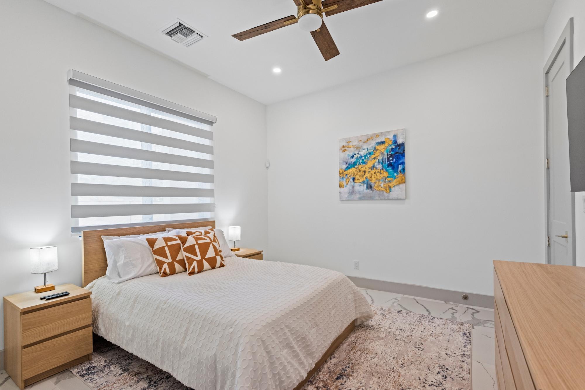 FOXVIEW CONDOMINIUM