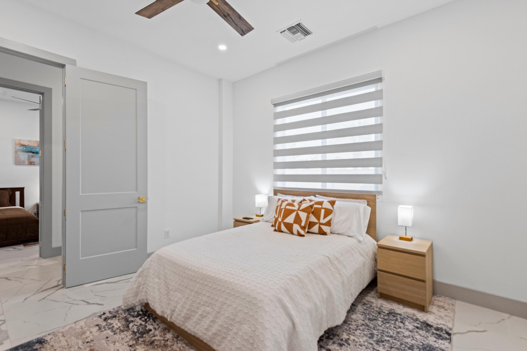 FOXVIEW CONDOMINIUM