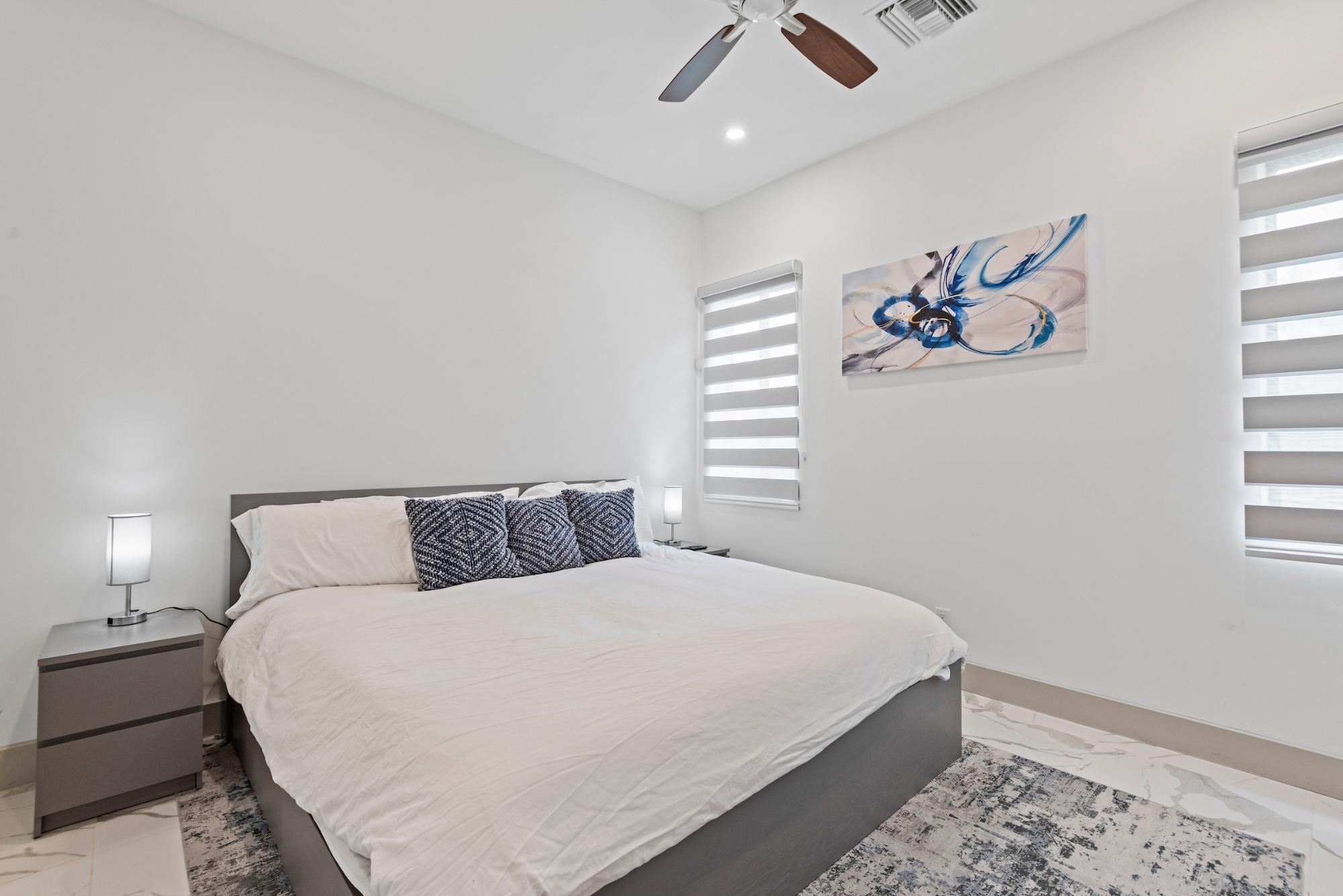 FOXVIEW CONDOMINIUM