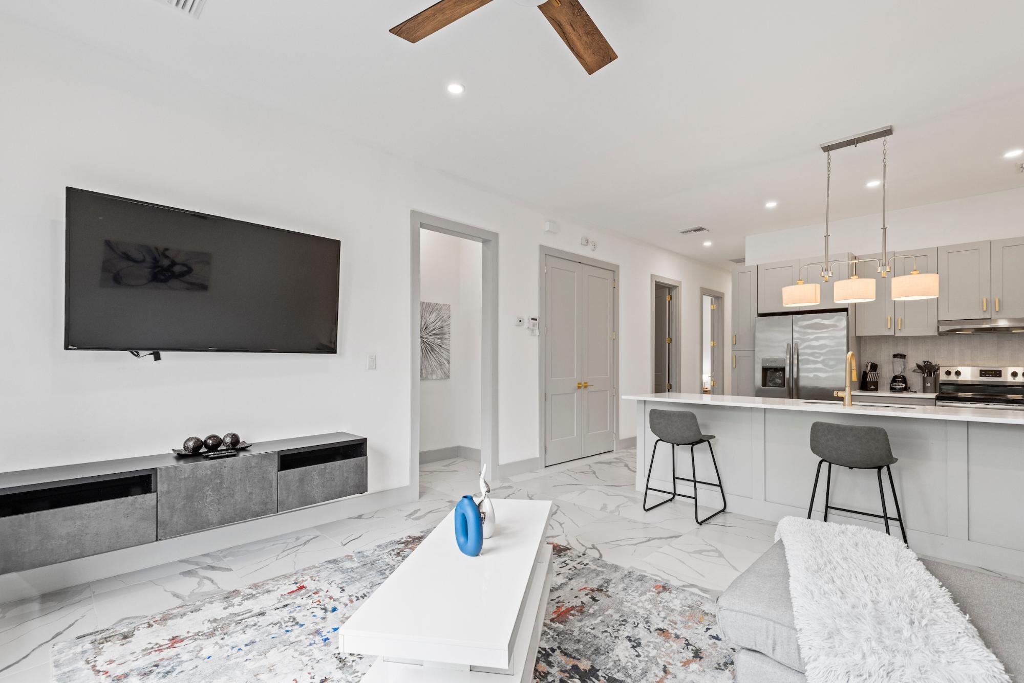 FOXVIEW CONDOMINIUM