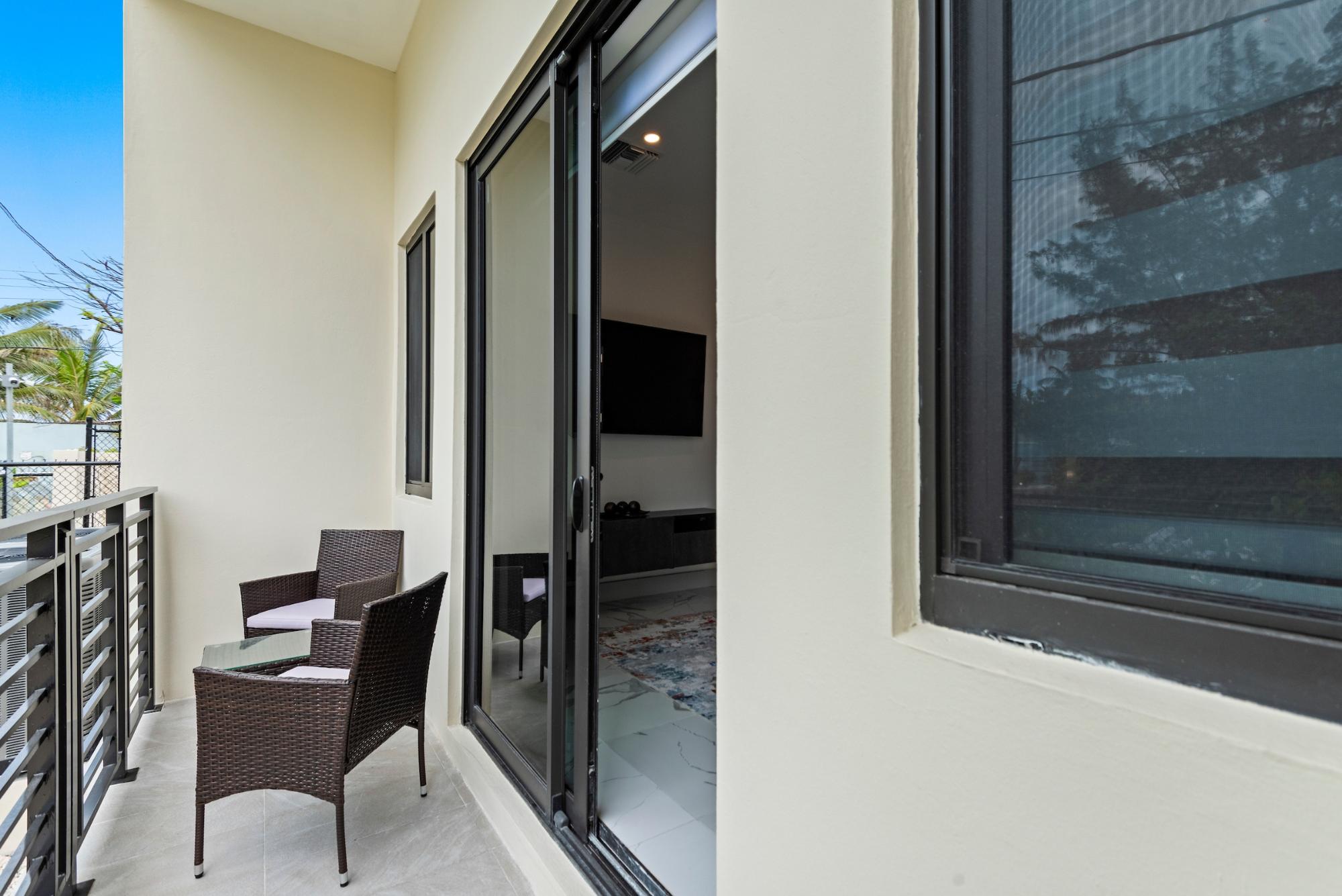 FOXVIEW CONDOMINIUM