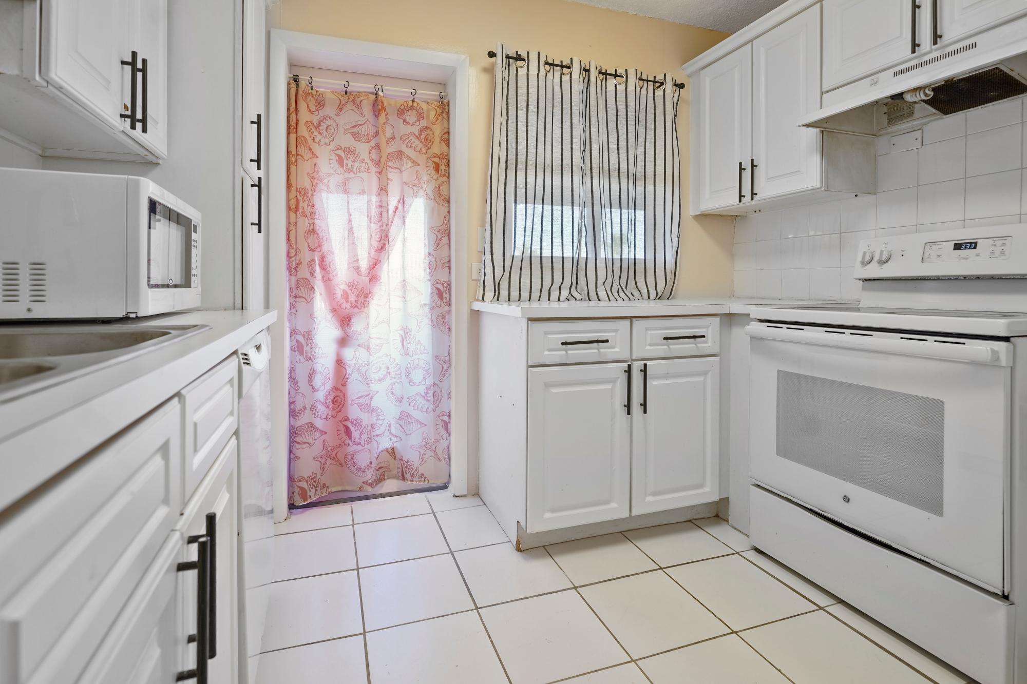 Cable Beach Condo