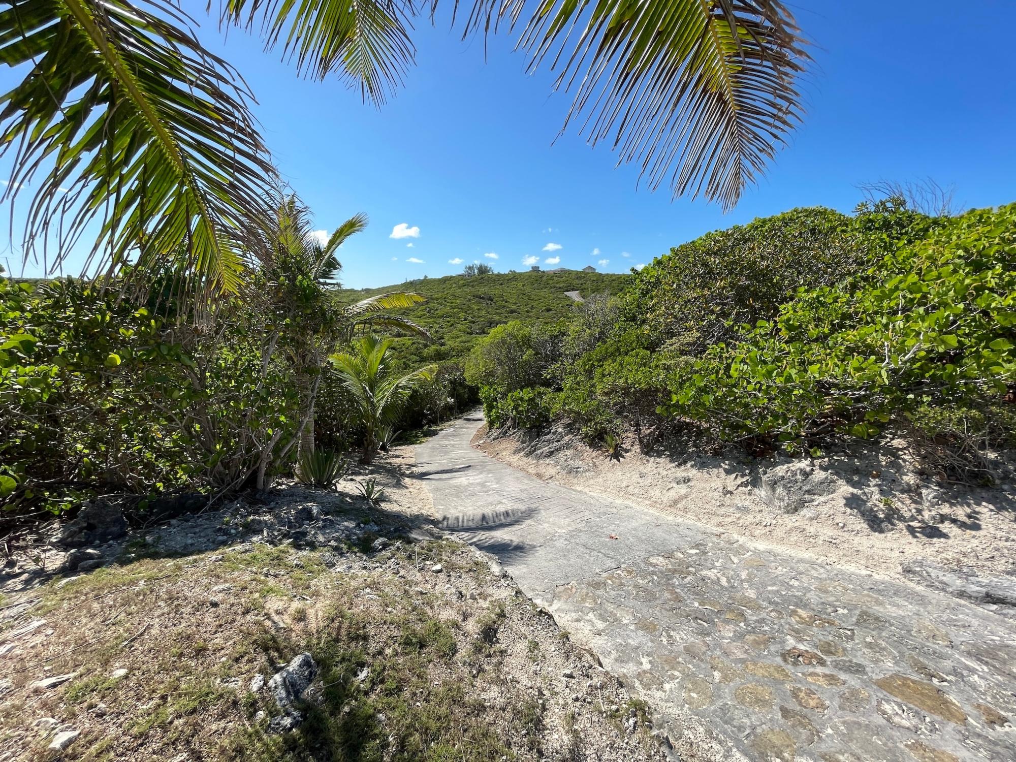 2/2 OCEANFRONT HOME