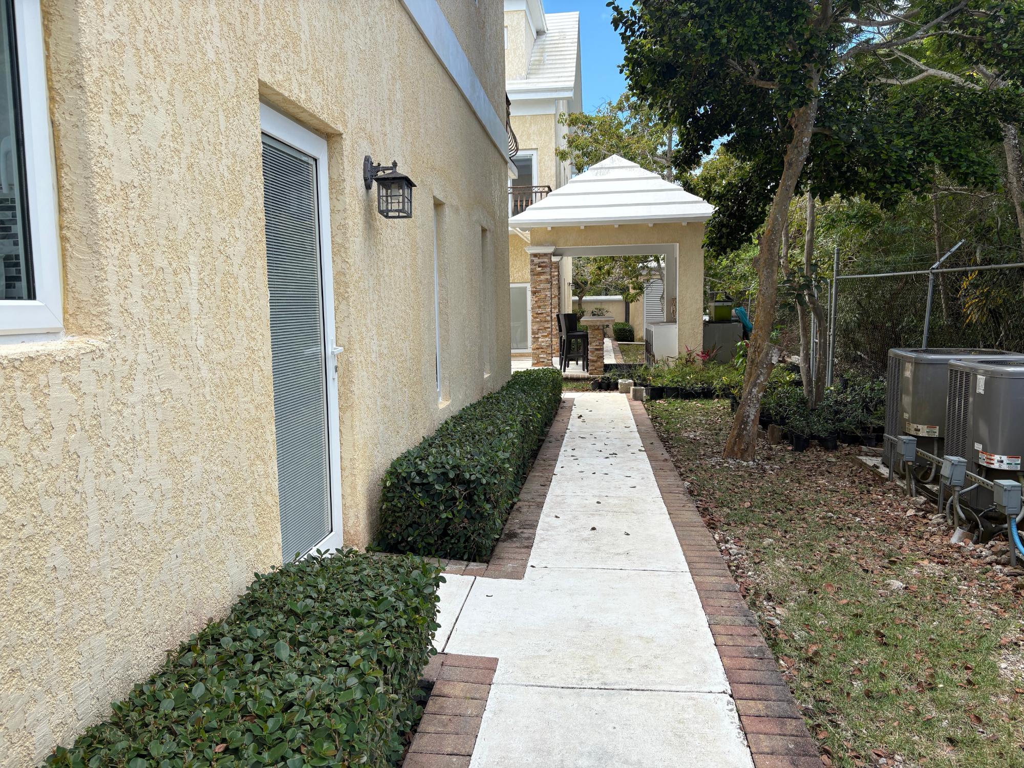 LYFORD HILLS