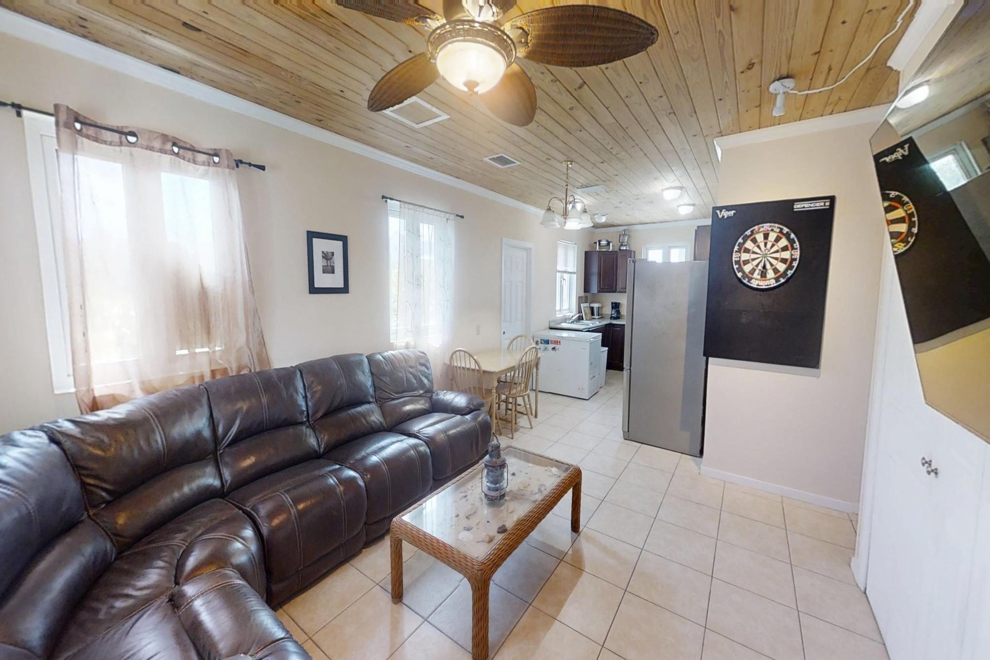 BLUE ISLAND COTTAGE 93A