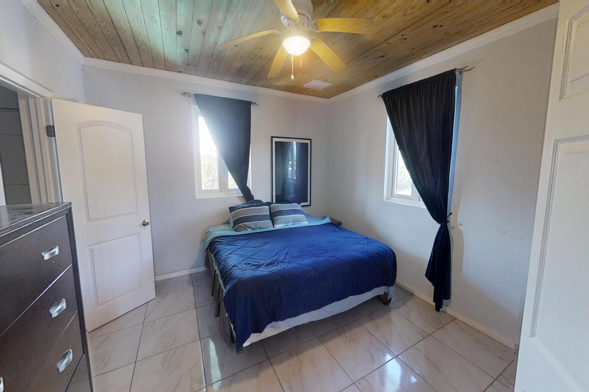 BLUE ISLAND COTTAGE 93A