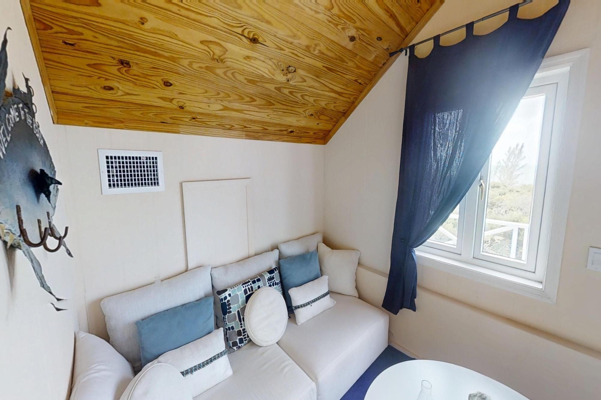 BLUE ISLAND COTTAGE 93A