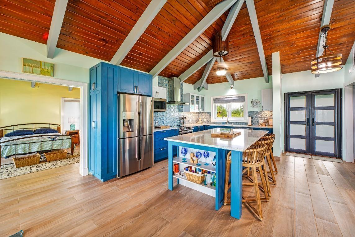 PELICAN POINT