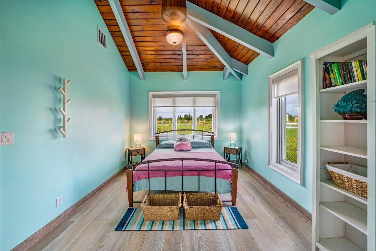 PELICAN POINT