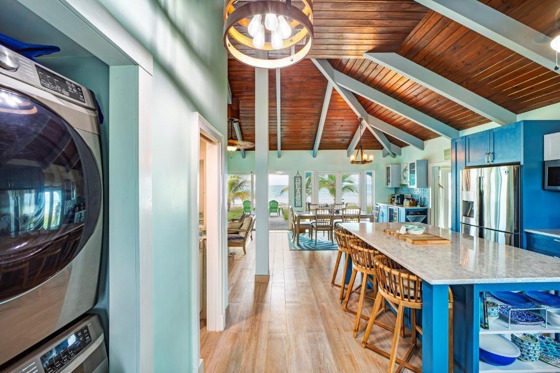 PELICAN POINT