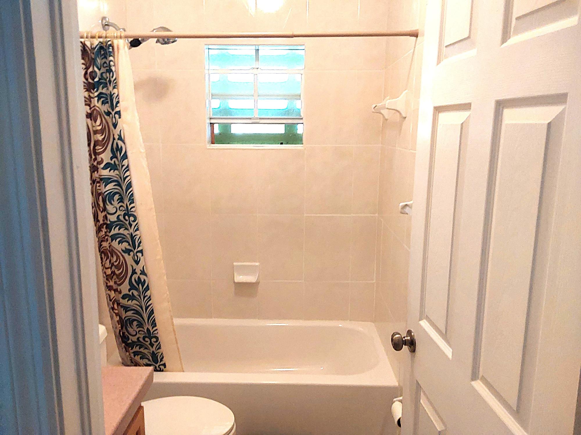 4BD/2BA HOUSE SCRUB HILL