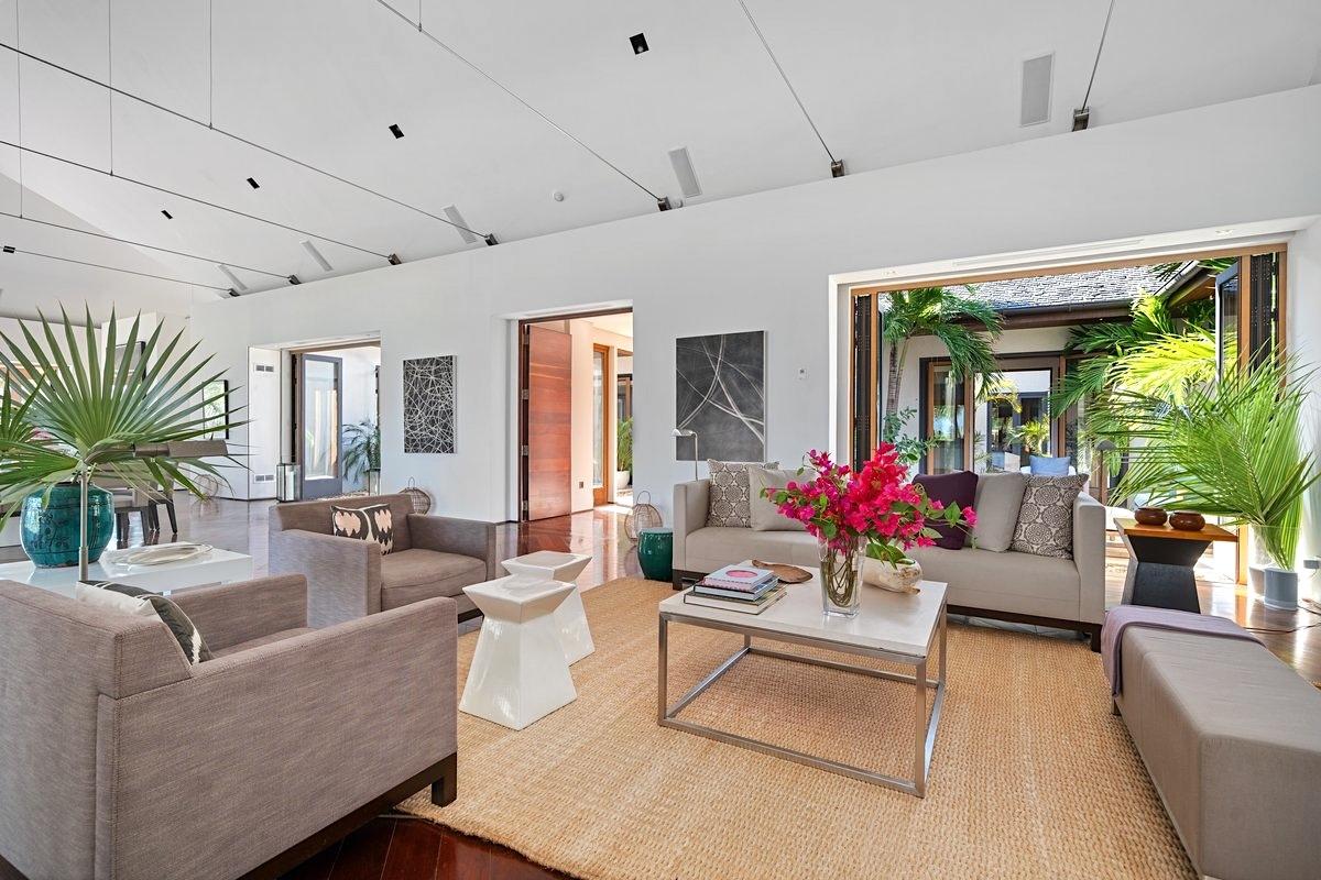SOUTHERN CROSS BCH ESTATE