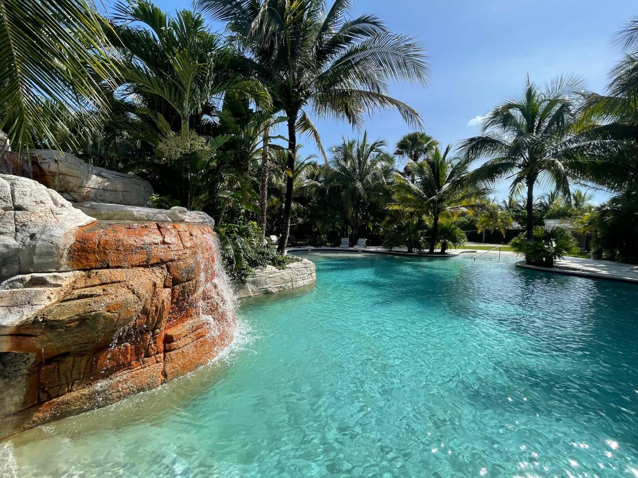 77 Turnberry
