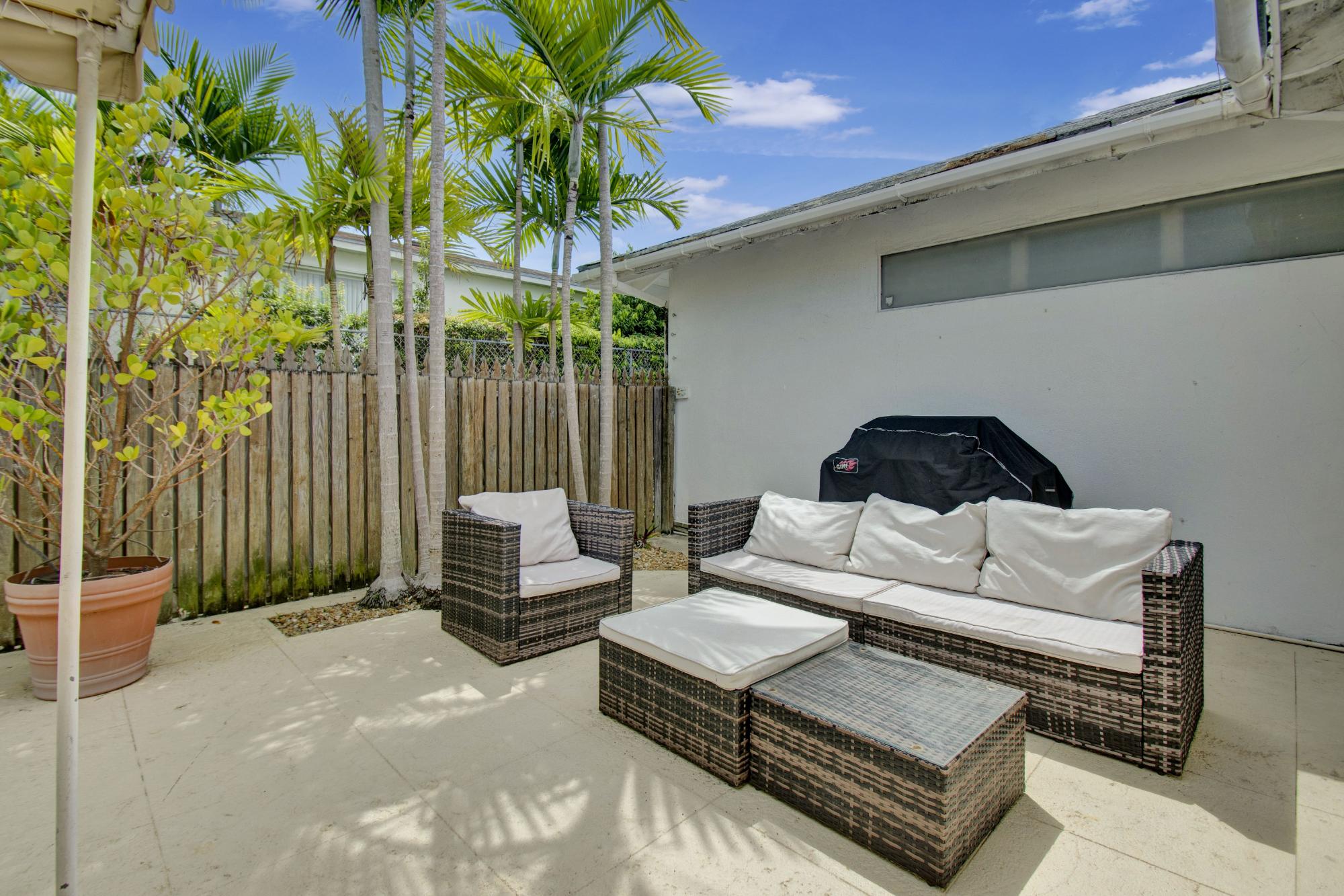 OCEAN BREAK VILLAS