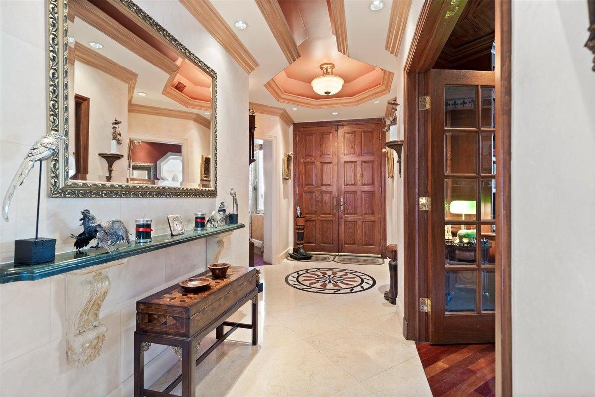 CLOISTER DRIVE EAST