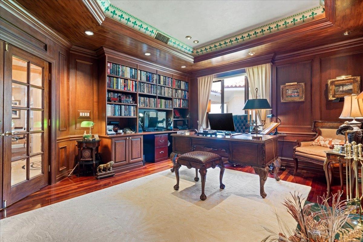 CLOISTER DRIVE EAST