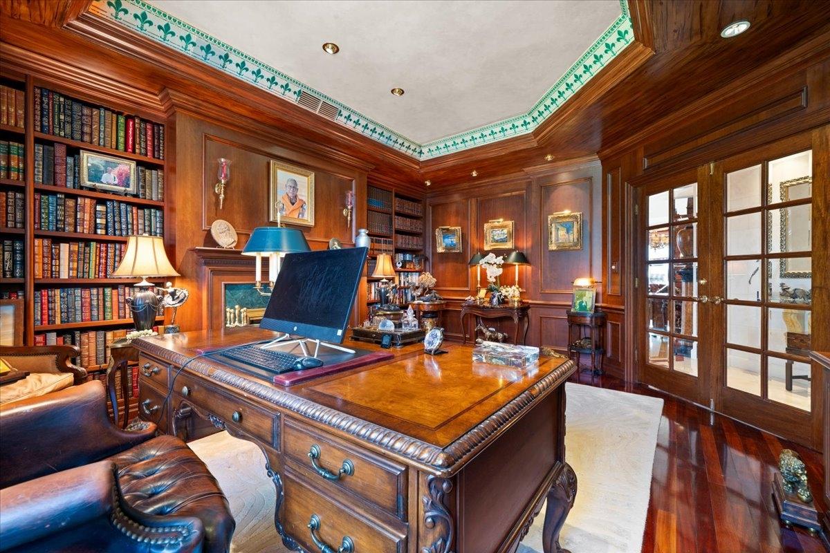 CLOISTER DRIVE EAST
