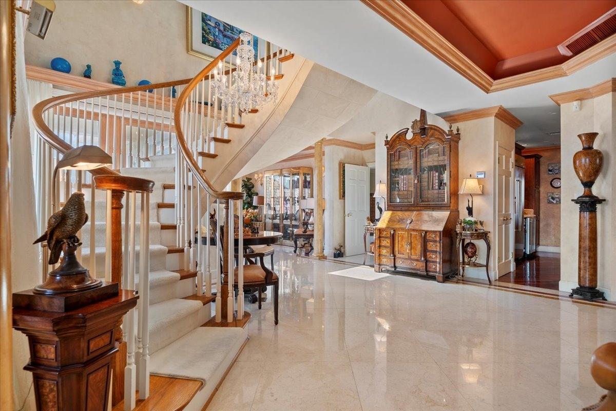 CLOISTER DRIVE EAST