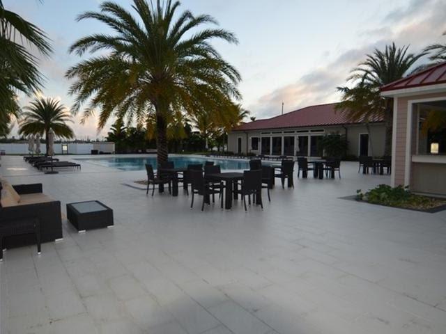 VENETIAN WEST